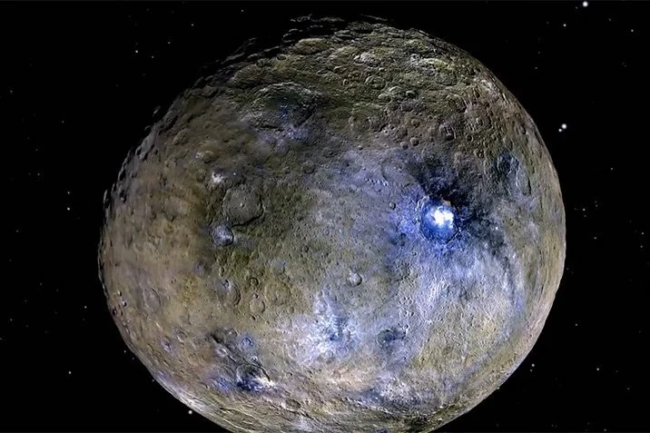 Weiße Flecken auf Ceres enträtselt?