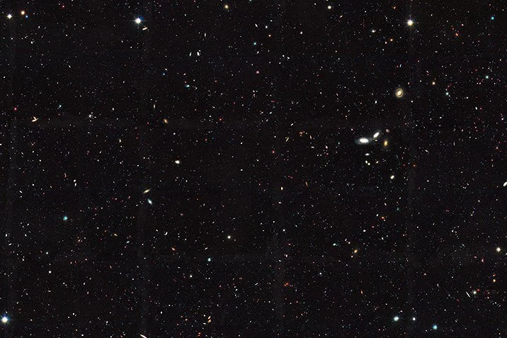 Zehnmal mehr Galaxien im Kosmos