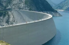 Energie vom Superstaudamm