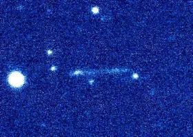 Asteroid wirbelt an der Erde vorbei