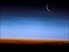 Leuchtende Wolkenspiegel
