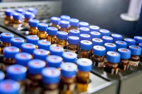 Neues Antibiotikum aus Bodenbakterien entschlüsselt