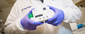Tragbarer Sensor für Alzheimer und Parkinson entwickelt