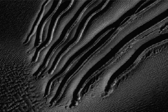 Trockeneis-Surfen auf dem Mars