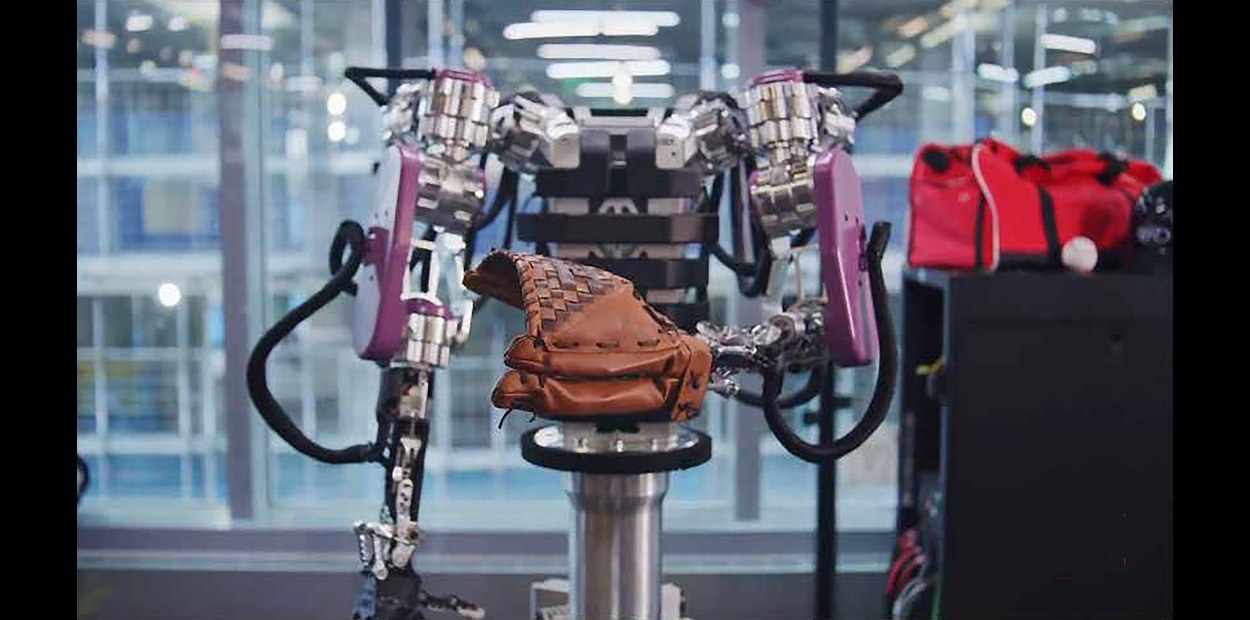 KI-Roboter spielt Baseball
