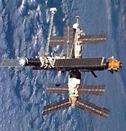 Neue Besatzung zur unbemannten Weltraumstation Mir gestartet