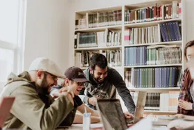 Warum Humor Meetings und Veranstaltungen effektiver macht
