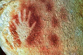 Höhlenmalerei mit weiblichem Touch