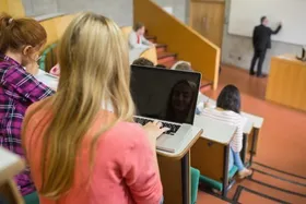 Laptops in der Vorlesung: Von wegen Hilfsmittel