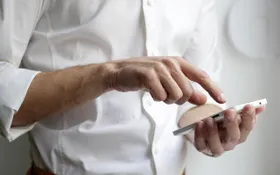 Banking, Versicherungen und Verträge:  Wie Apps einem den Papierkram abnehmen können.