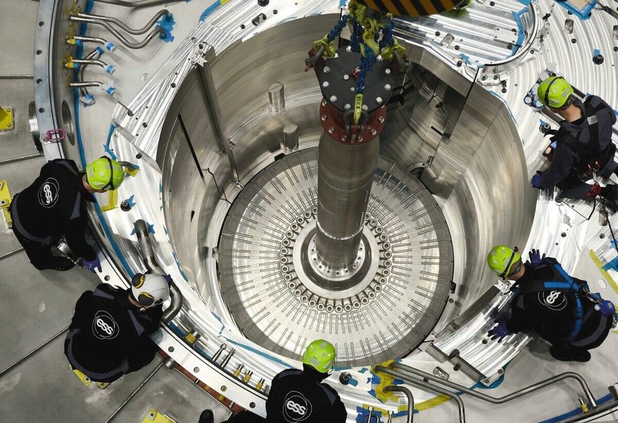xInstallation_of_Target_Wheel_in_Monolith_2023.jpg