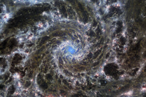 Die Spiral-Galaxie M74 sieht aus wie ein Mandala im All.