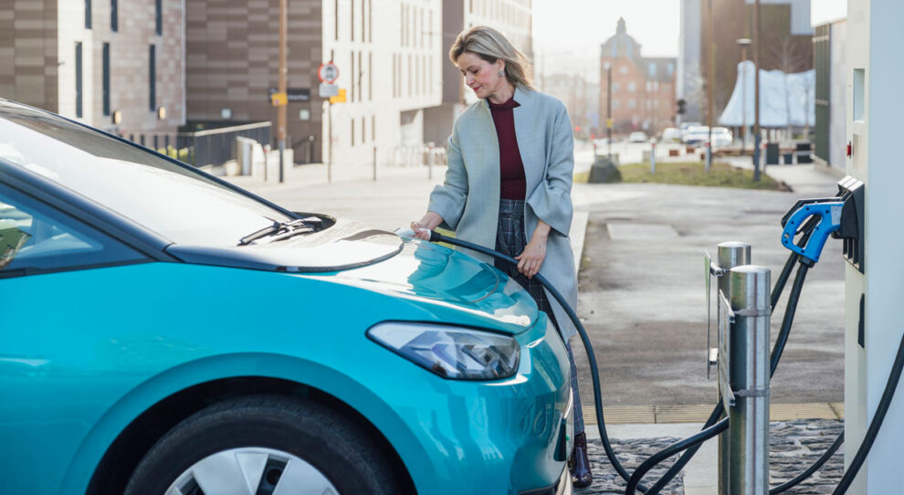 E-cars: More urban charging points are needed