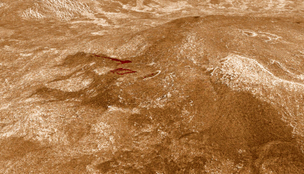 Active volcanoes on Venus?