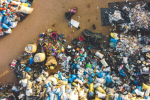 Plastikmüll auf einer Mülldeponie