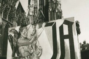 Annexation_of_Austria_by_Nazi_Germany._Election_propaganda_at_St._Stephen's_Cathedral_in_Vienna_(Austria)._In_April_1938.