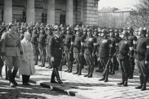 _Heldenplatz._Wien._15._März_1938._Photographie.