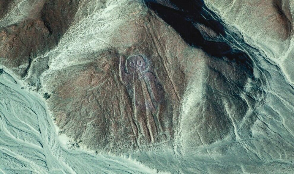 Astronaut_(Alien)_image_at_Nazca_Lines_in_Peru