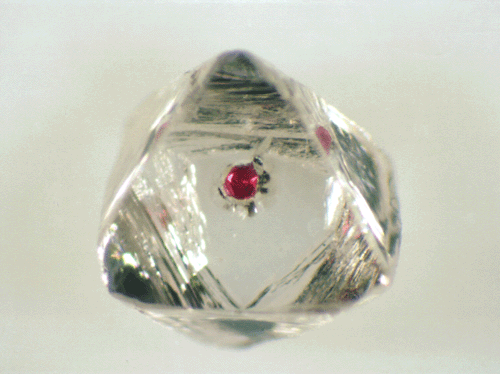 https://www.wissenschaft.de/wp-content/uploads/d/i/diamant_granat.gif