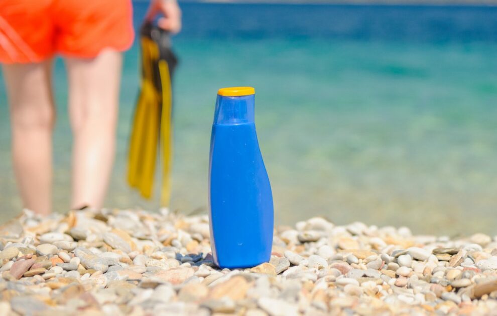 Why sunscreen harms reefs