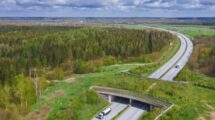 Luftaufnahme der Grünbrücke Kiebitzholm bei Bad Segeberg